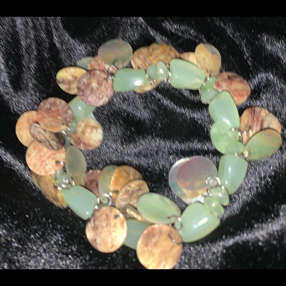 Stone, shell stretchy bracelet.